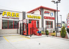 Side entrance and vacuum access at the Pulaski Road Nappa location.